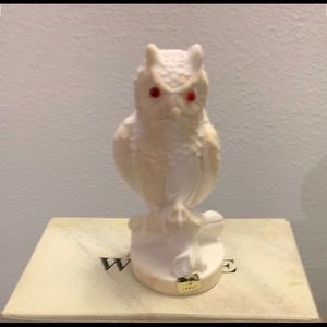 Alabastrite white Snow Owl with red eyes